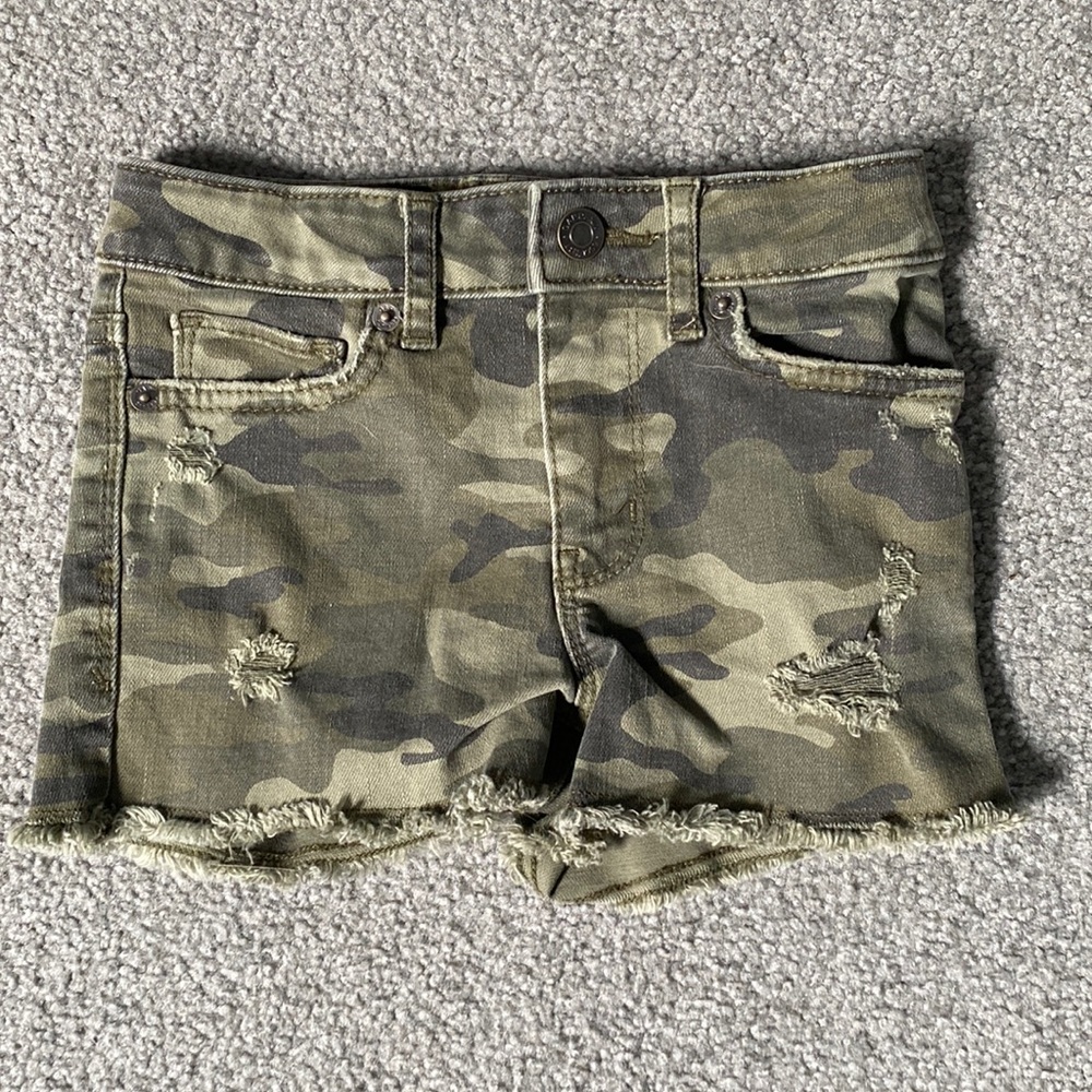 🟢🟤 EUC girls gapkids camo shorts